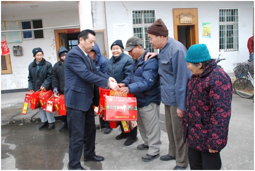 仁和集團走訪樟樹市福利院