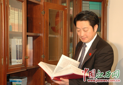 全國政協(xié)委員楊文龍：建議推廣互聯(lián)網(wǎng)電子處方