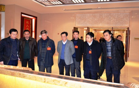 駐贛全國(guó)人大代表和省人大代表視察仁和集團(tuán) (1)_副本.jpg